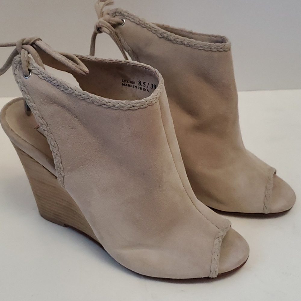 Chinese Laundry Kristin cavallari wedges Sz 8.5